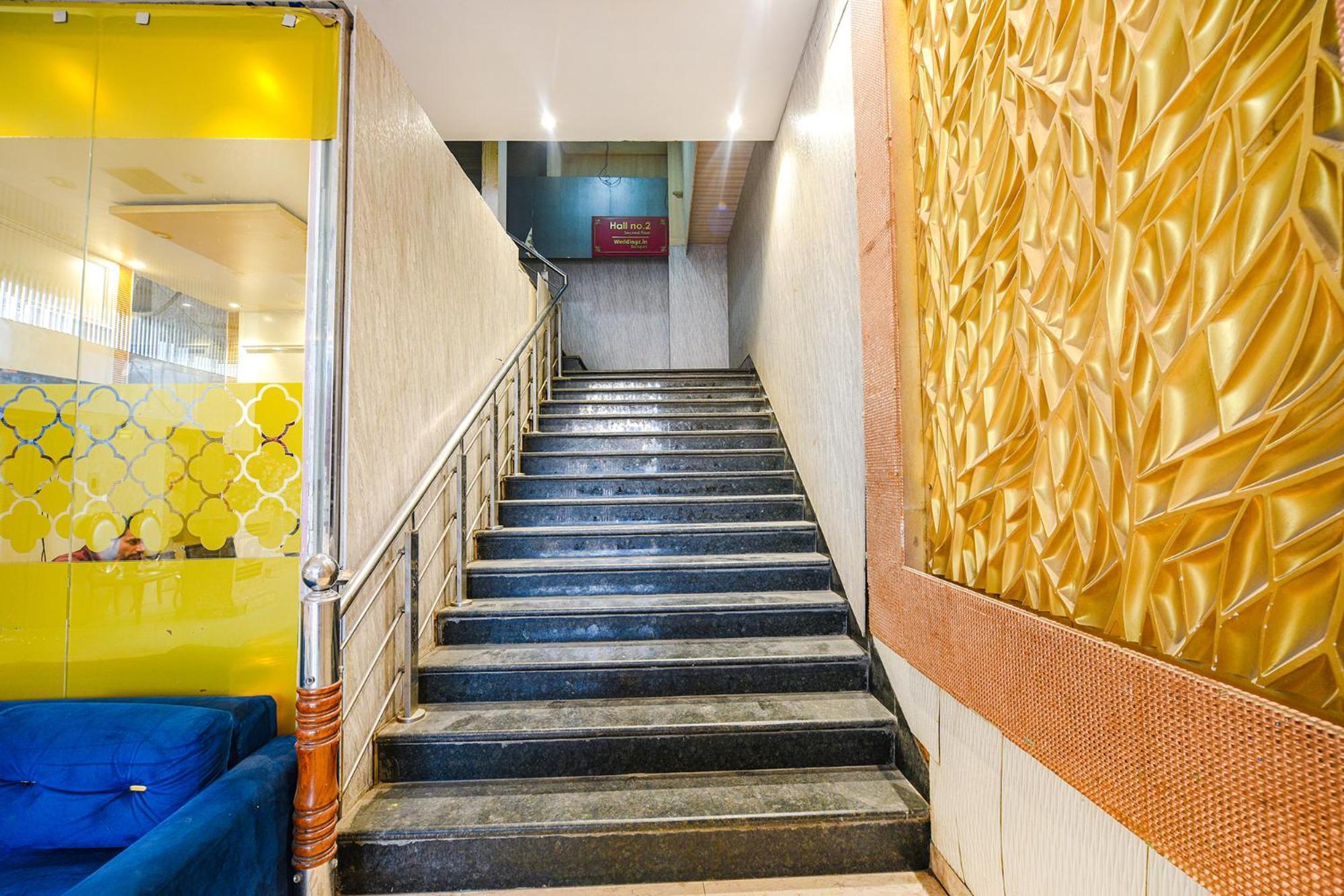 Fabexpress Seven Heaven Hotel New Delhi Exterior photo