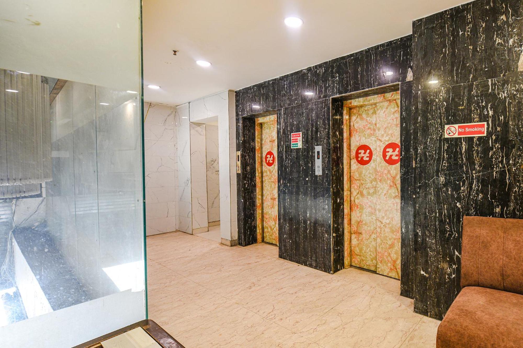 Fabexpress Seven Heaven Hotel New Delhi Exterior photo