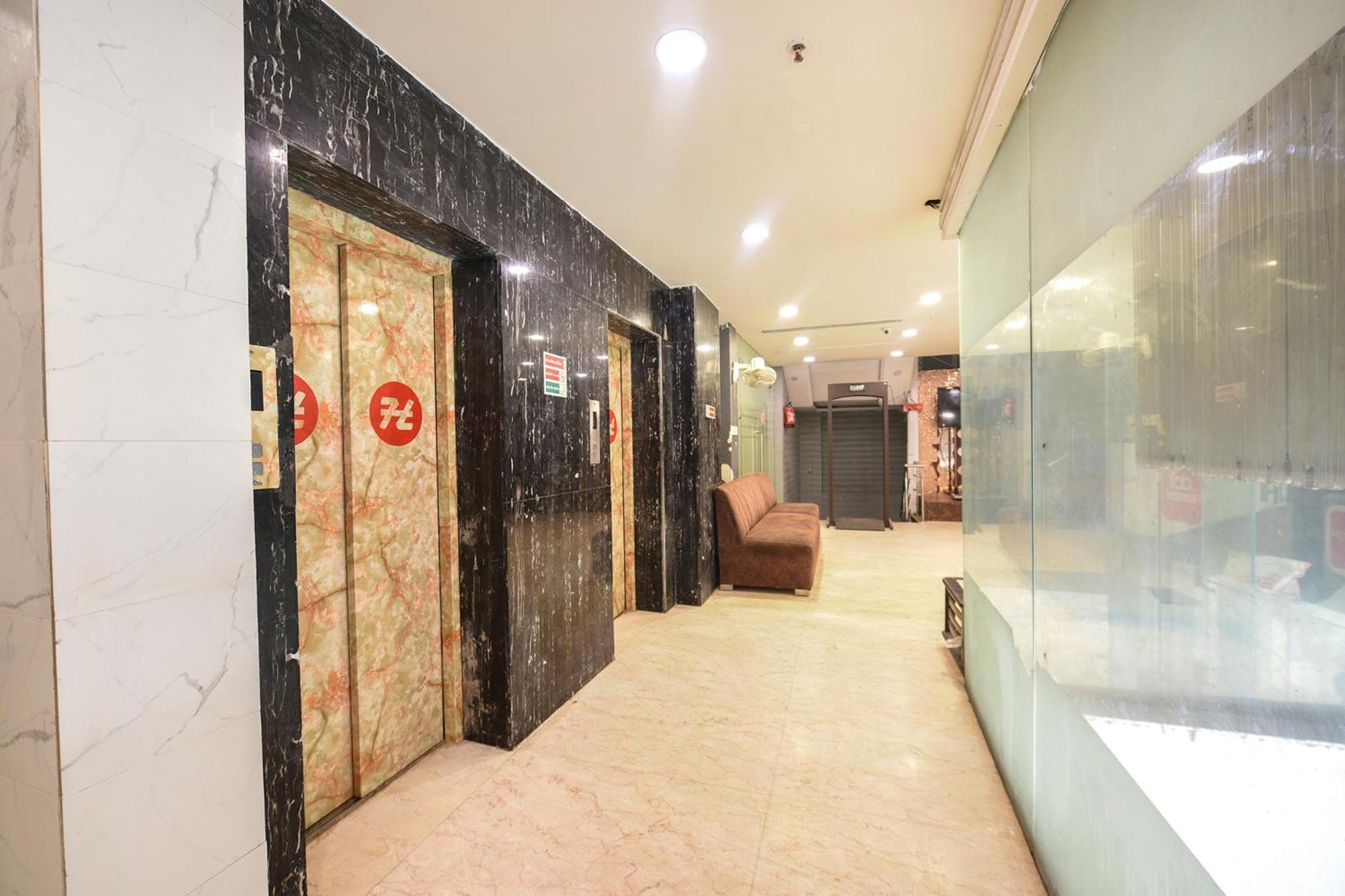 Fabexpress Seven Heaven Hotel New Delhi Exterior photo